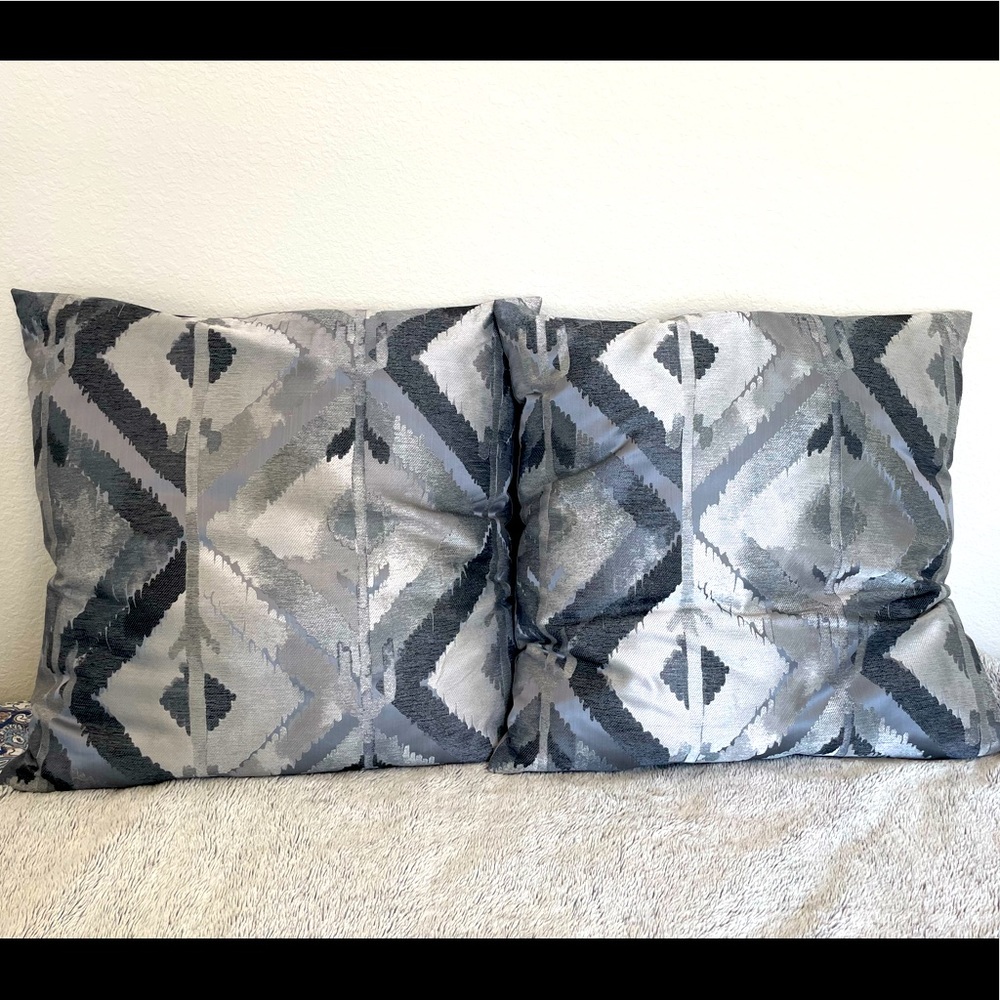 Z Gallerie throw pillow set